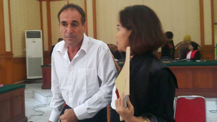 Guiseppe "Joe" Serafino with his lawyer Desi Widyantari at Denpasar District Court on Thursday. Photo: Amilia Rosa