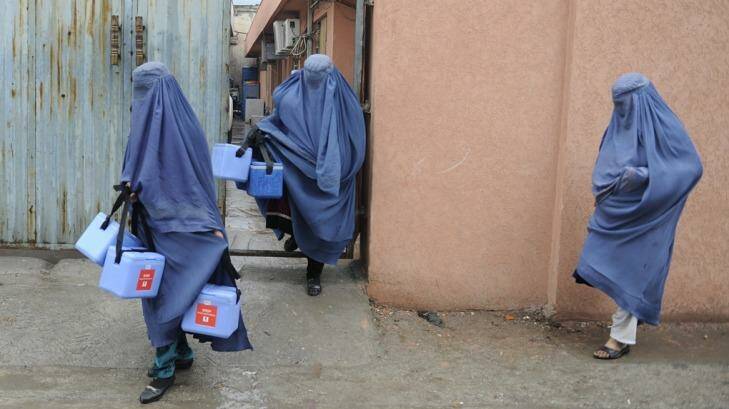 Female volunteer polio vaccinators in Afghanistan. Photo: WHO/J.Jalali