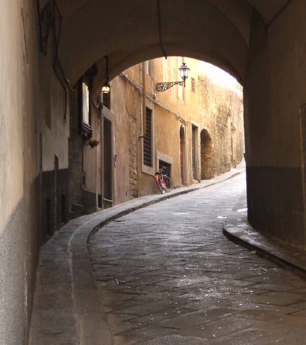 FIRENZE | Even a simple thoroughfare in Florence is a work of art and light.